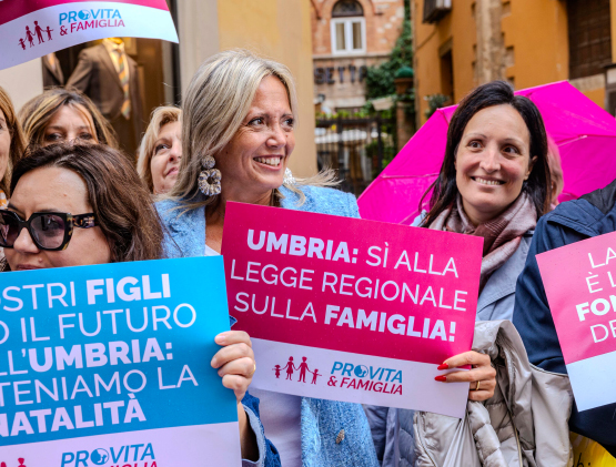 Umbria, sì a storica legge sulla Famiglia. Brandi: «Ora resto d’Italia prenda esempio». Ecco tutti i dettagli della norma 1