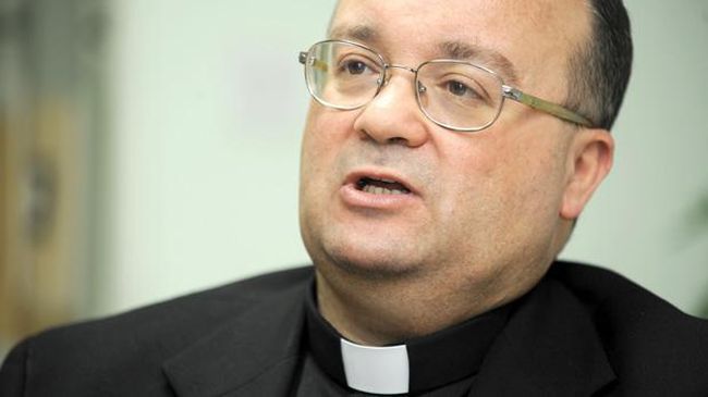 Monsignor Scicluna difende la famiglia a Malta 1