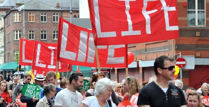 Irlanda – Migliaia in piazza per dire no all’ aborto 1