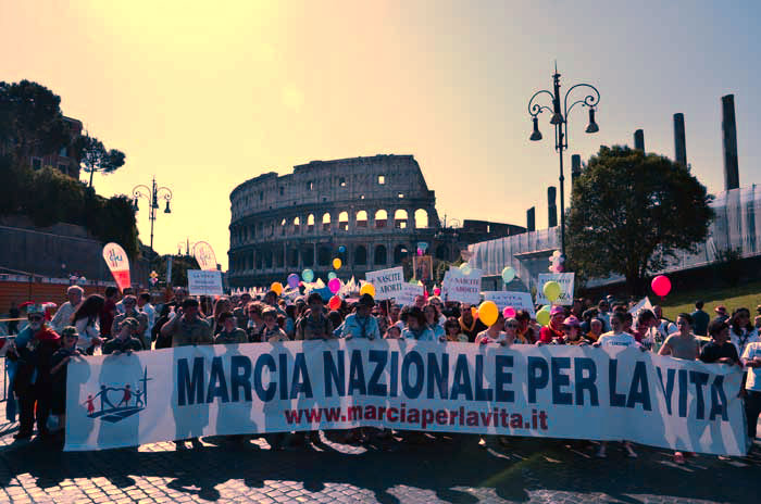 Contro l’ aborto , tutti uniti 1