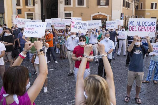 Omofobia, non votate quella legge 1