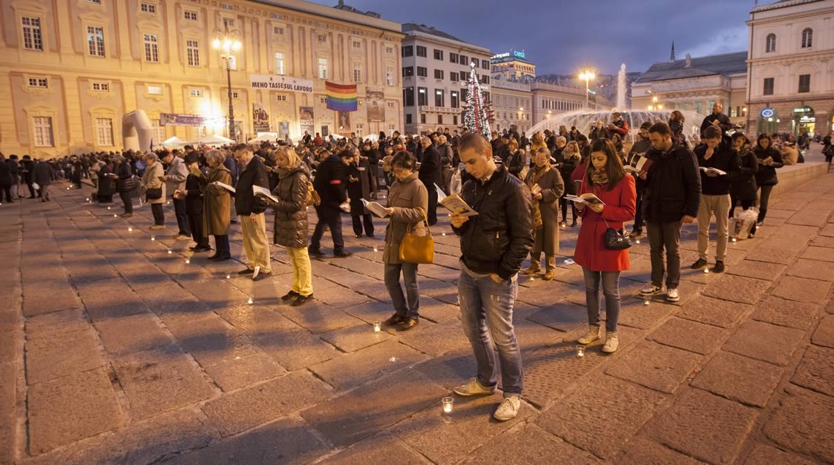 Sentinelle in piedi per la famiglia tradizionale 1