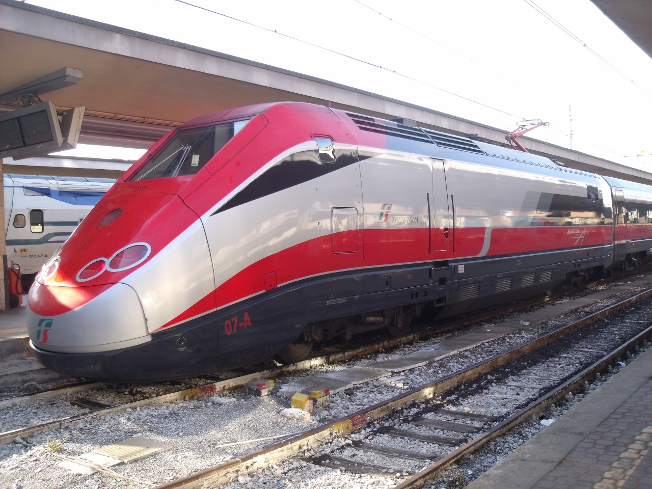 La propaganda Lgbt viaggia ad alta velocità... con Trenitalia! 1